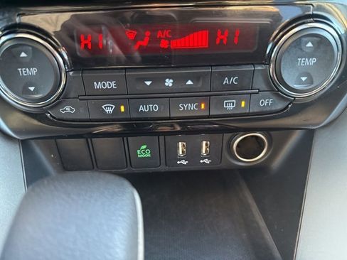 Used 2024 Mitsubishi Eclipse Cross SE image 29