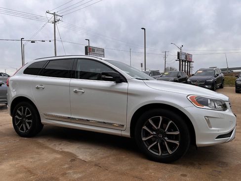 Used 2017 Volvo XC60 T6 Dynamic w/ Climate Package image 6