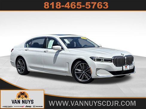 Used 2022 BMW 750i xDrive AWD/4WD image 1