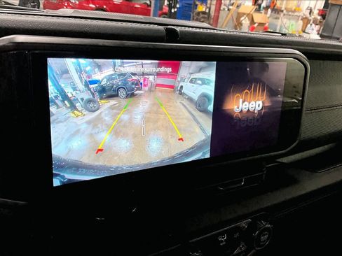 Used 2024 Jeep Wrangler Unlimited Rubicon image 26