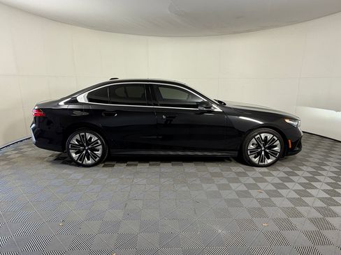 Used 2026 BMW 530i image 8