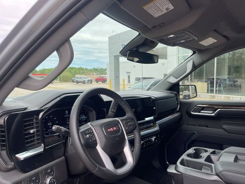 Used 2023 GMC Sierra 1500 Elevation image 3