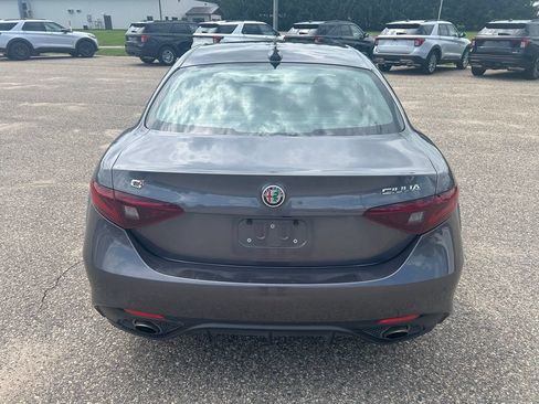 Used 2017 Alfa Romeo Giulia Ti w/ TI 19" Sport Package AWD/4WD image 6
