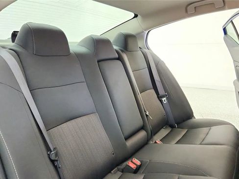 Used 2025 Nissan Altima 2.5 SV FWD image 37
