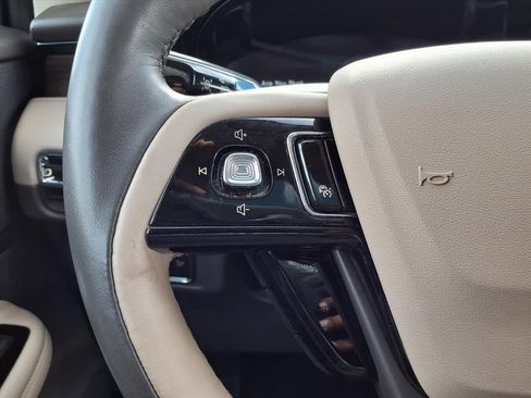 Certified 2022 Lincoln Corsair Reserve w/ Equipment Group 201A image 11