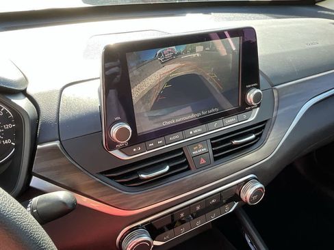 Used 2024 Nissan Altima 2.5 SV image 38