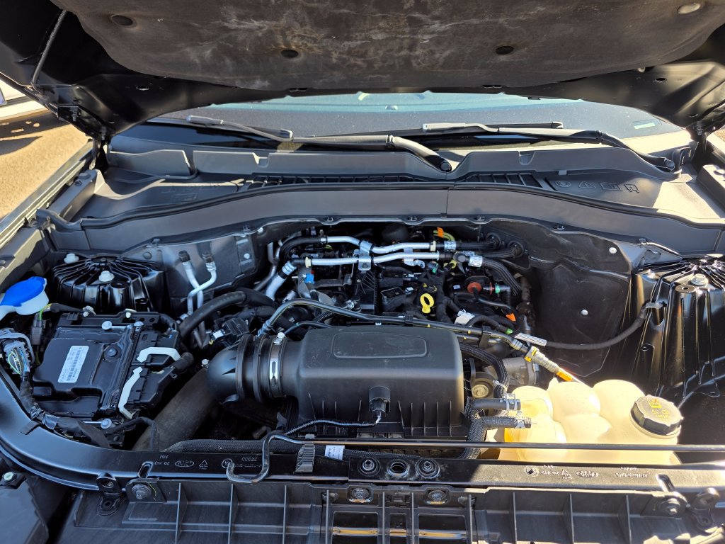 Used 2021 Ford Explorer XLT w/ Equipment Group 202A AWD/4WD image 28