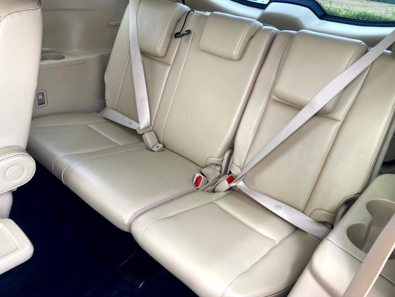 Used 2019 Toyota Highlander XLE FWD image 18