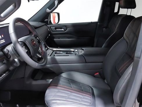 Used 2025 Nissan Armada PRO-4X image 21