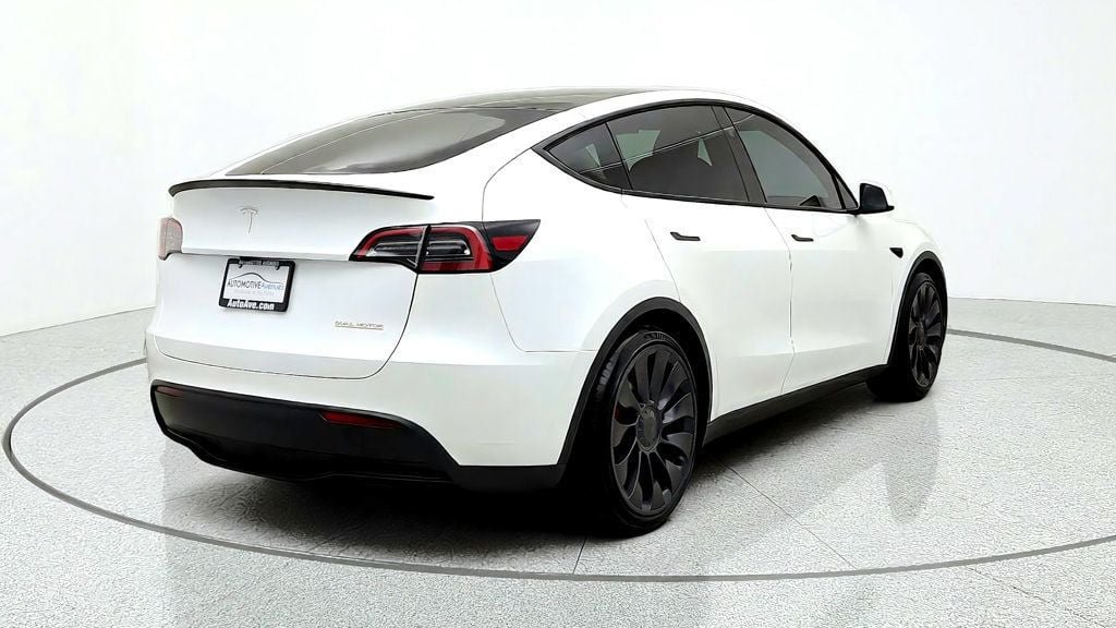 Used 2024 Tesla Model Y Performance AWD/4WD image 5