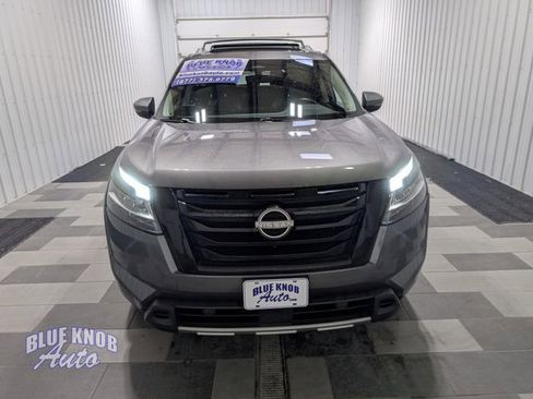Used 2023 Nissan Pathfinder SL w/ SL Premium Package AWD/4WD image 6