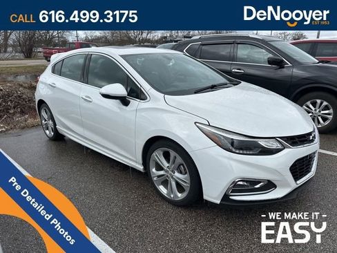 Used 2018 Chevrolet Cruze Premier image 3