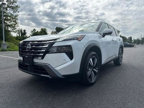 Certified 2026 Nissan Rogue SL AWD/4WD image 5