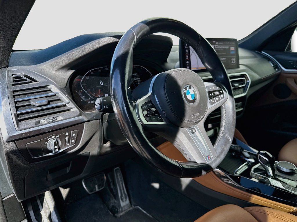 Used 2023 BMW X4 xDrive30i w/ M Sport Package AWD/4WD image 9