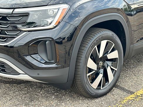 New 2025 Volkswagen Atlas Cross Sport SE image 8