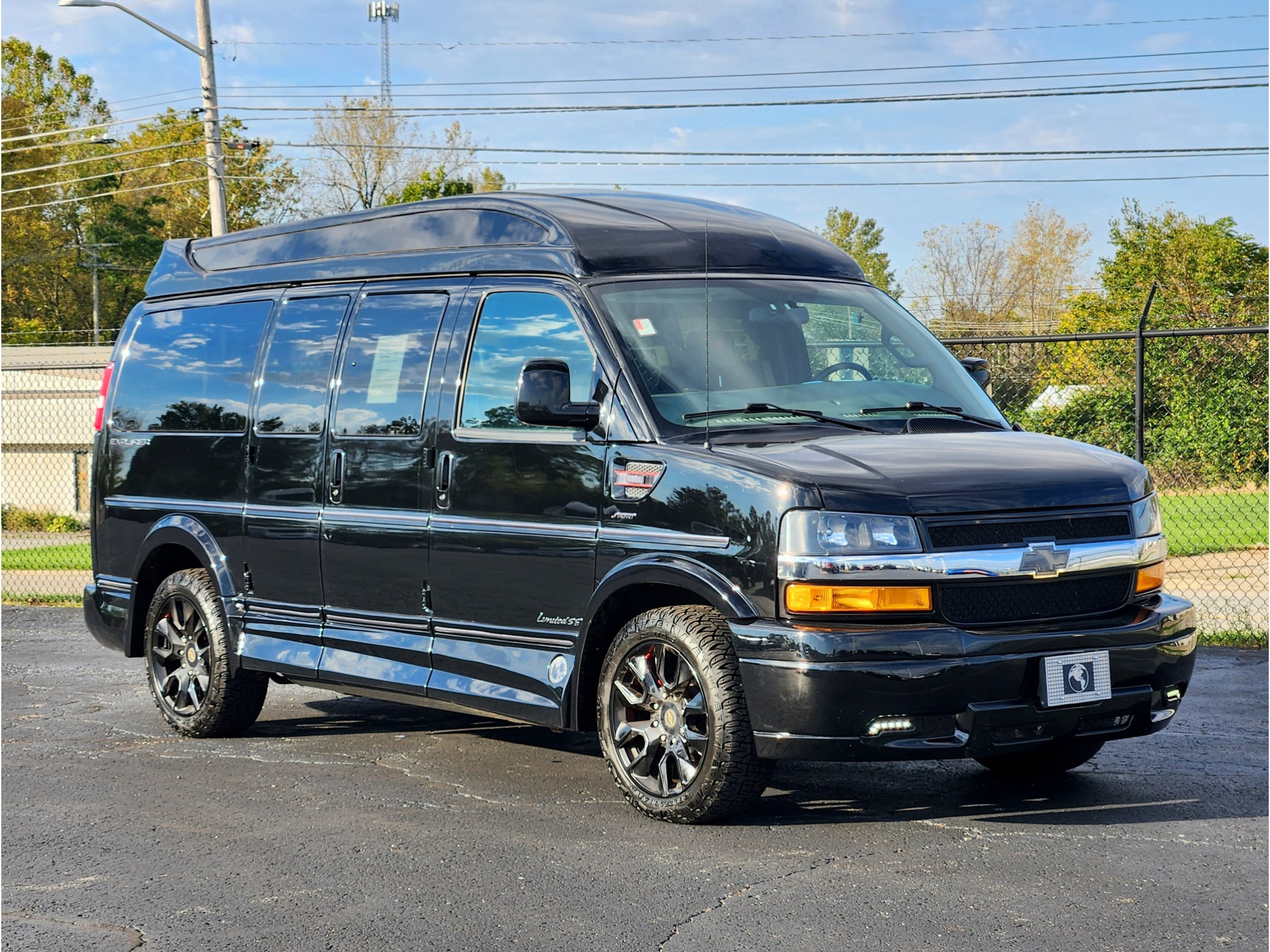Used 2023 Chevrolet Express 2500 RWD image 10