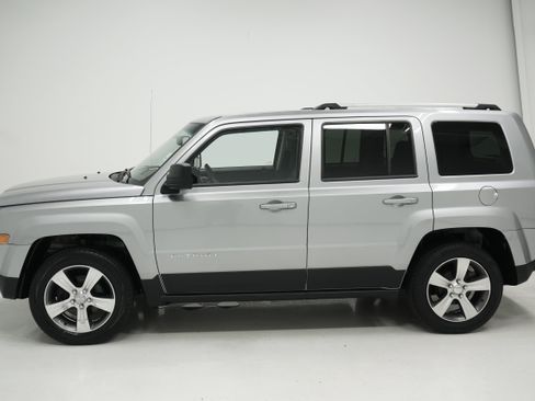 Used 2016 Jeep Patriot High Altitude FWD image 7