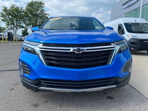 Used 2024 Chevrolet Equinox LT FWD image 2