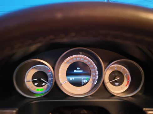 Used 2016 Mercedes-Benz E 350 4MATIC Sedan image 10