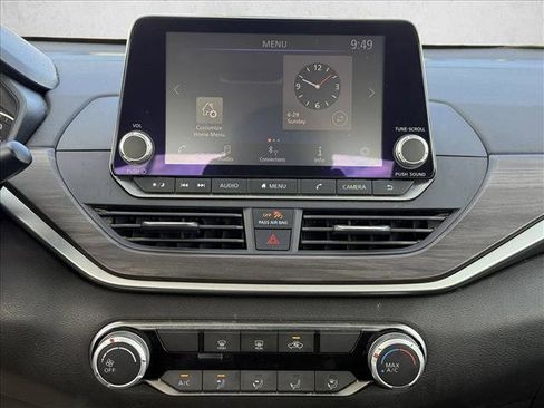 Used 2023 Nissan Altima 2.5 SV image 17