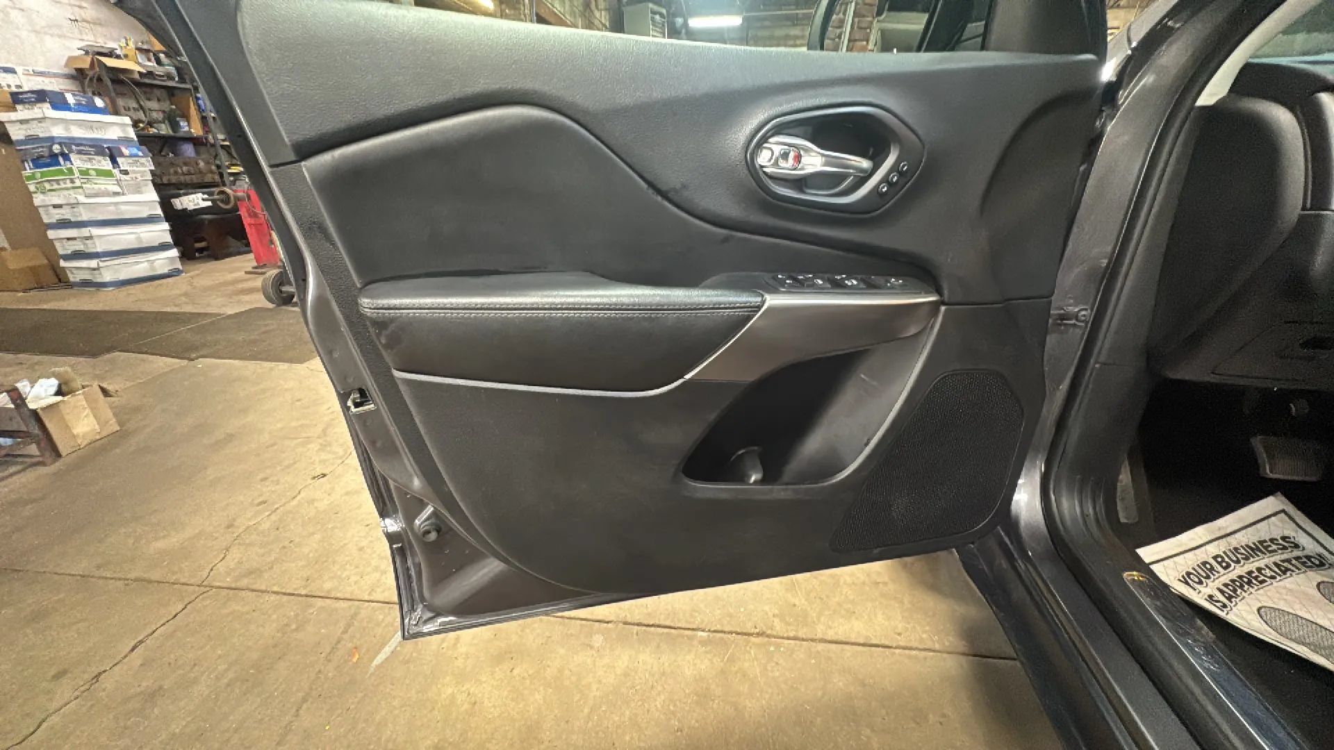 Used 2019 Jeep Cherokee Limited AWD/4WD image 22
