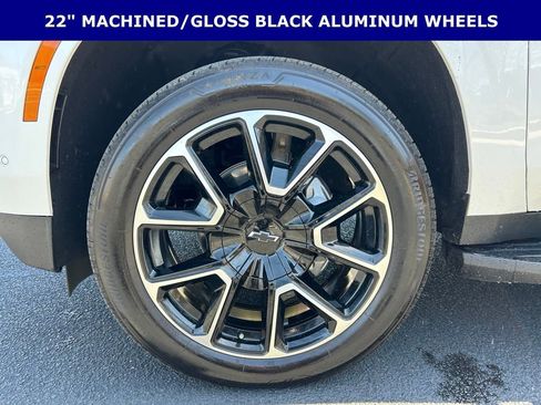 Used 2025 Chevrolet Suburban RST w/ Comfort Package image 11