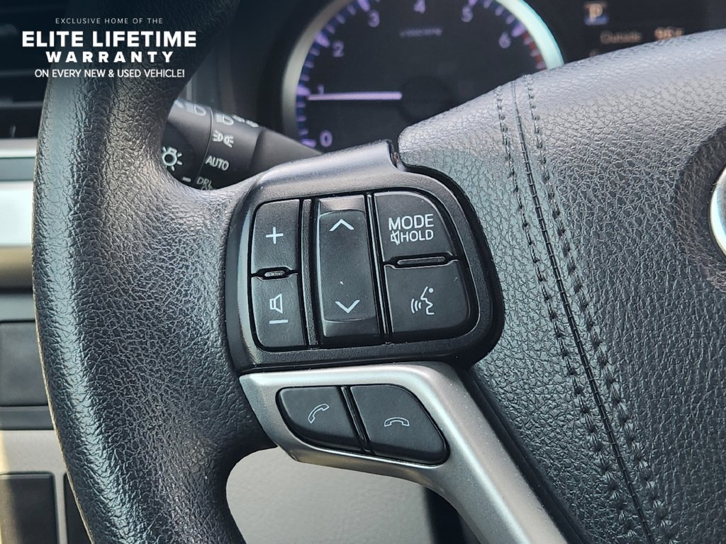 Used 2019 Toyota Highlander LE FWD image 26