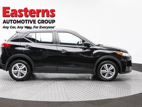 Used 2023 Nissan Kicks S image 4