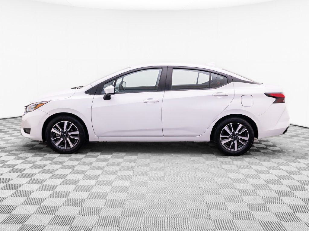 Used 2025 Nissan Versa SV FWD image 2