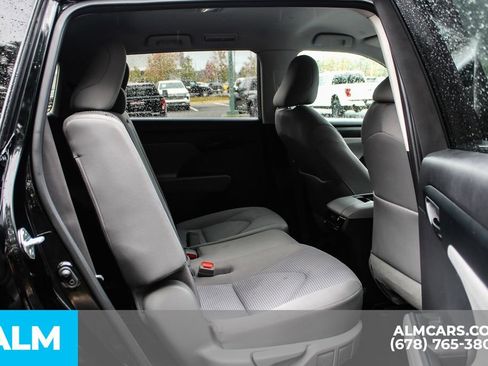 Used 2023 Toyota Highlander L image 21