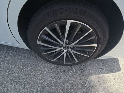 Certified 2025 Lexus ES 350 w/ Premium Package FWD image 8