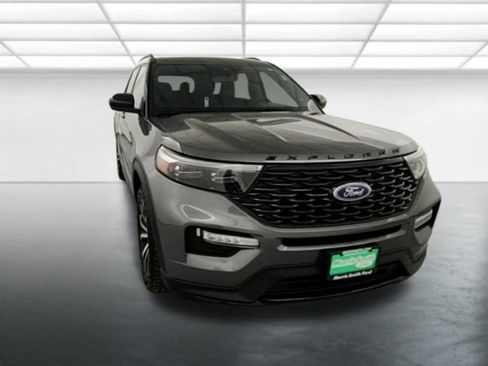 Used 2022 Ford Explorer ST-Line w/ Class IV Trailer Tow Package image 2