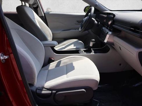 Used 2024 Hyundai Kona SEL AWD/4WD image 28