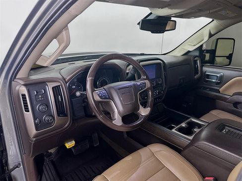 Used 2018 GMC Sierra 2500 Denali w/ Duramax Plus Package image 31