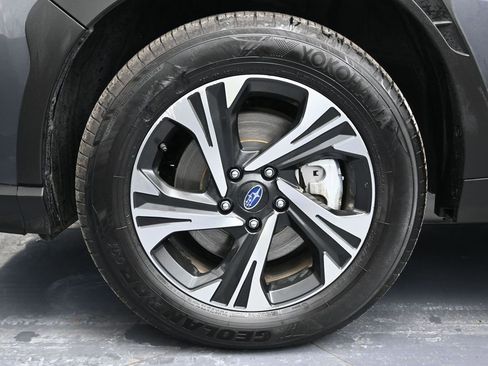 Used 2024 Subaru Crosstrek 2.0i Premium w/ Crosstrek Mirror Package image 11