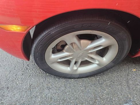 Used 2003 Chevrolet SSR LS w/ Preferred Equipment Group image 15