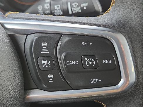Used 2024 Jeep Wrangler Unlimited Sahara w/ Technology Group AWD/4WD image 12