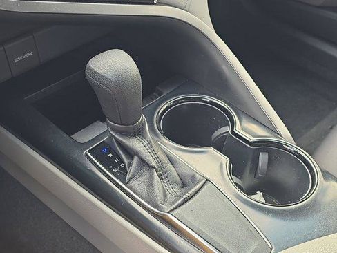 Used 2018 Toyota Camry LE image 31