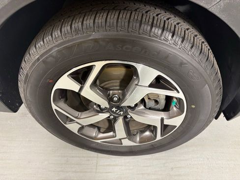 Used 2020 Kia Sportage LX image 11