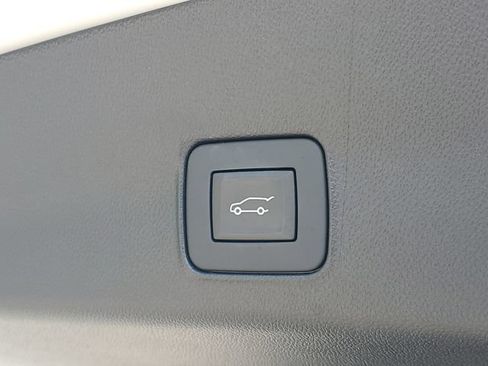 Used 2025 Chevrolet TrailBlazer RS w/ Convenience Package AWD/4WD image 9