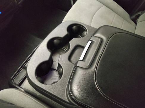 Used 2022 RAM 1500 Classic SLT image 26