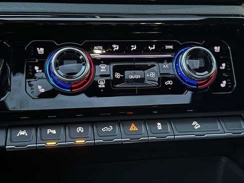 New 2025 GMC Sierra 1500 AT4 AWD/4WD image 29