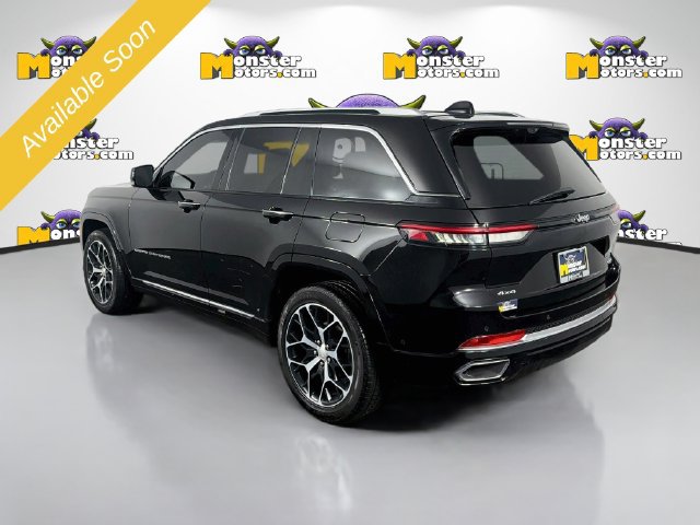 Used 2024 Jeep Grand Cherokee Summit AWD/4WD image 7