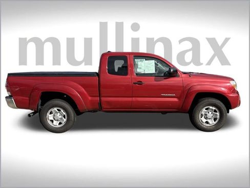 Used 2015 Toyota Tacoma 4x4 Access Cab V6 image 2