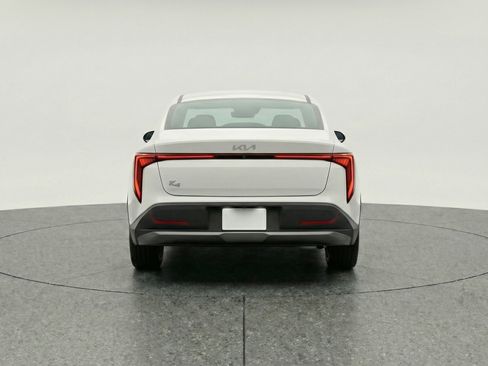 Used 2025 Kia K4 LXS image 7