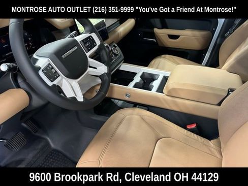 New 2025 Land Rover Defender 110 X-Dynamic SE image 11