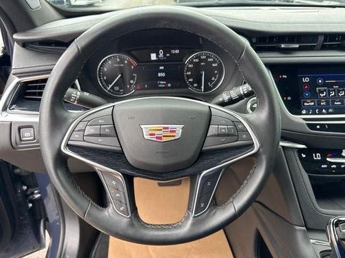 Used 2025 Cadillac XT5 Premium Luxury AWD/4WD image 11