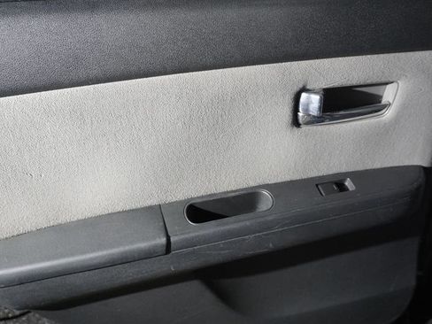 Used 2010 Nissan Sentra 2.0 S w/ Convenience Pkg image 21