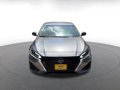Used 2025 Nissan Altima 2.5 SV FWD image 4