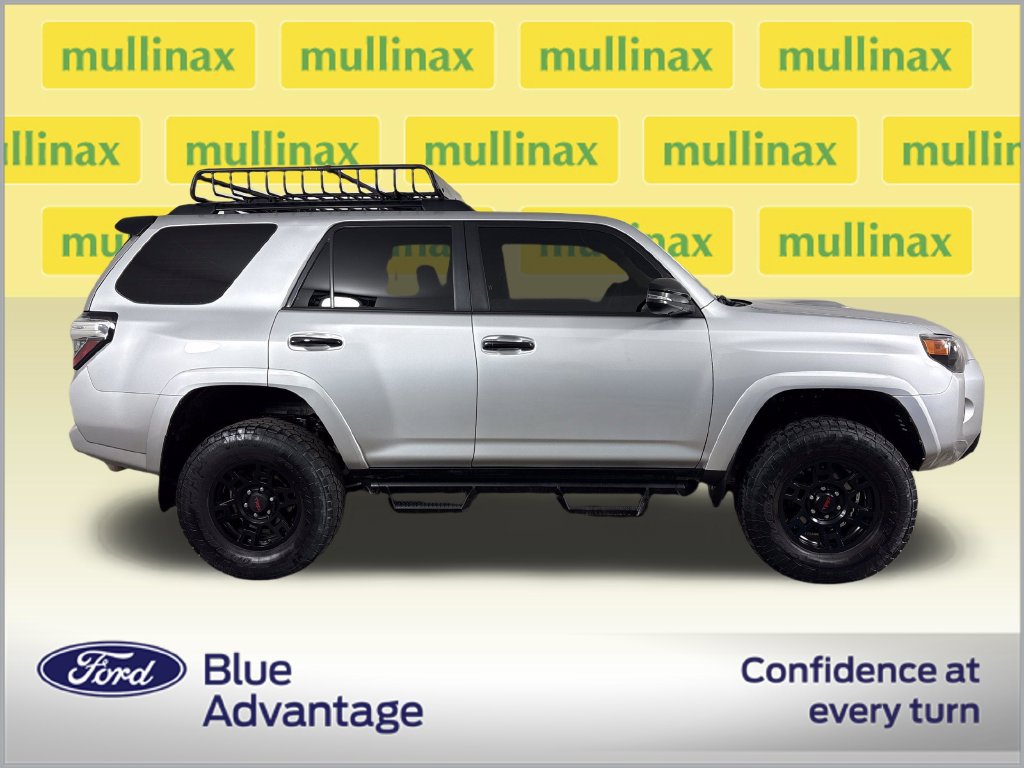 Used 2021 Toyota 4Runner Venture w/ Moonroof Package AWD/4WD image 2
